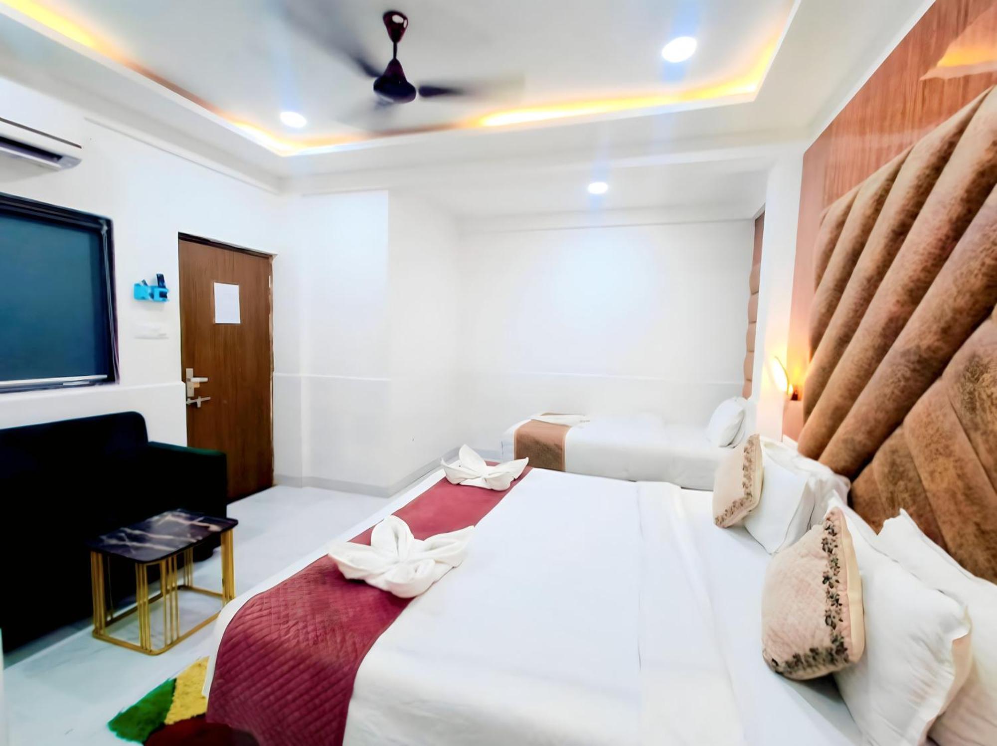 קלנגוטה Hotel Small Daddy Plus מראה חיצוני תמונה