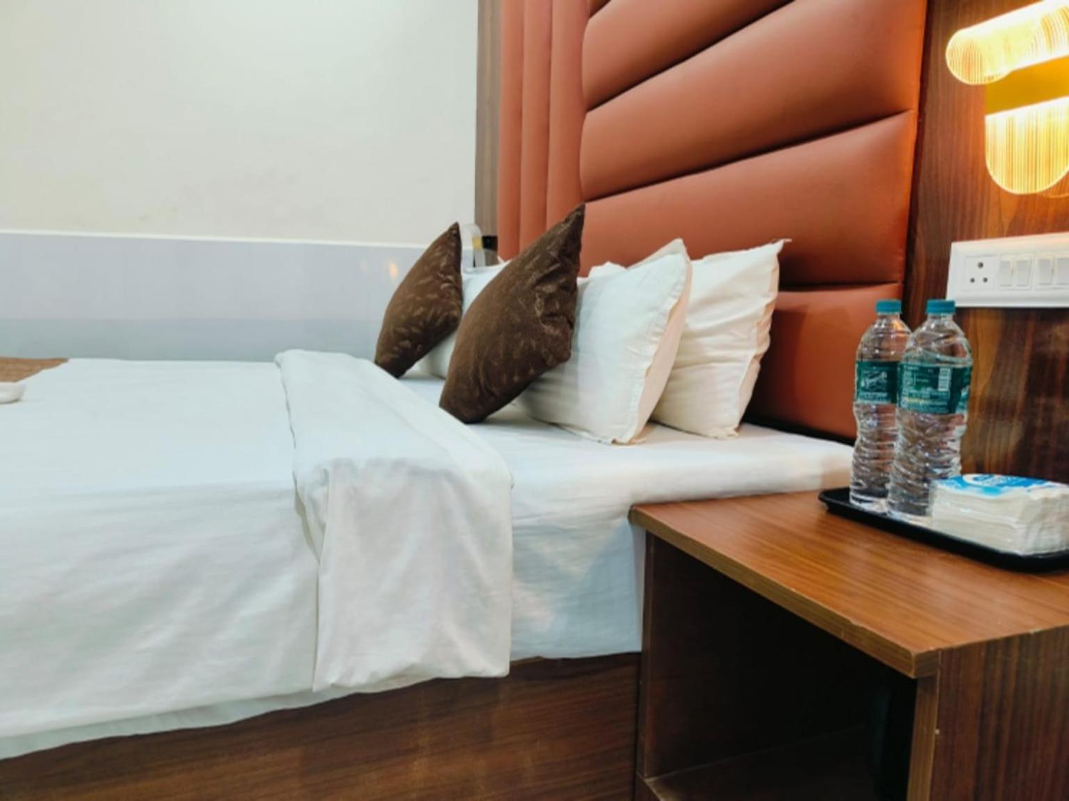 קלנגוטה Hotel Small Daddy Plus מראה חיצוני תמונה